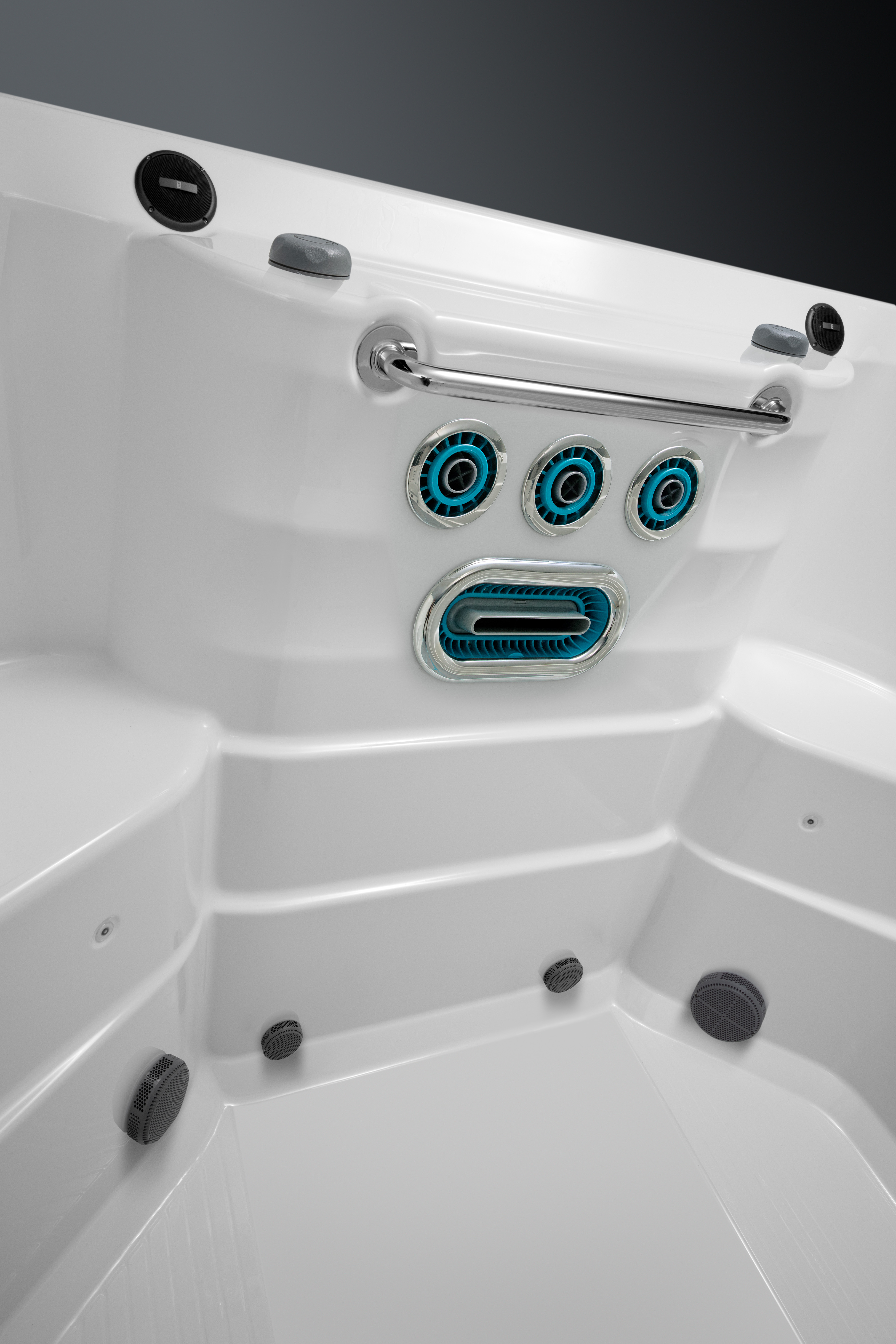 2018 Endless Pools X2000 studio image